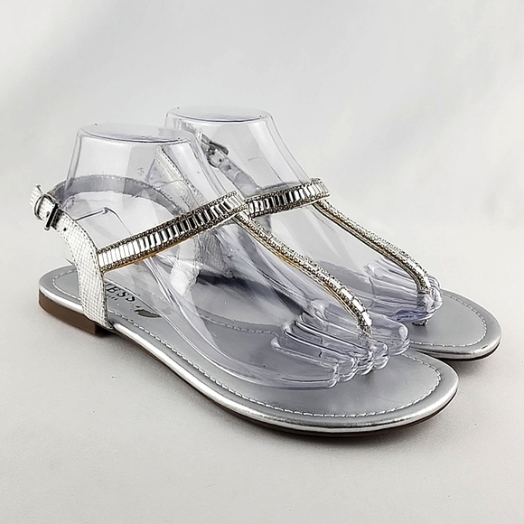 ⭐️3/ $30⭐️ GUESS Women's Flat Silver Bejeweled Rhinestones Thong Sandals Size 8M - Picture 3 of 15